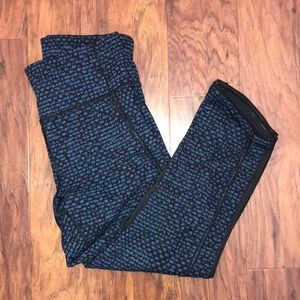 EUC Lululemon Deep Breath Crop